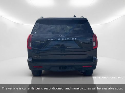 Used 2025 Ford Expedition Active RWD image 7