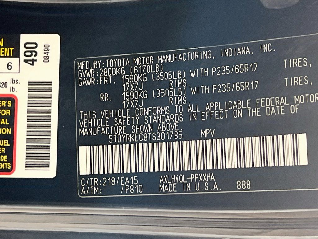 Certified 2026 Toyota Sienna XLE FWD image 33