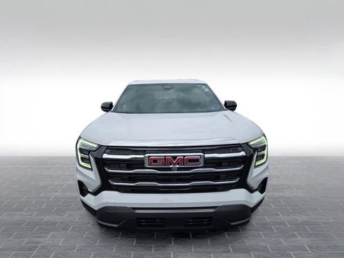 Used 2025 GMC Terrain Elevation AWD/4WD image 2