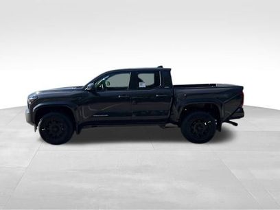 New 2025 Toyota Tacoma SR5