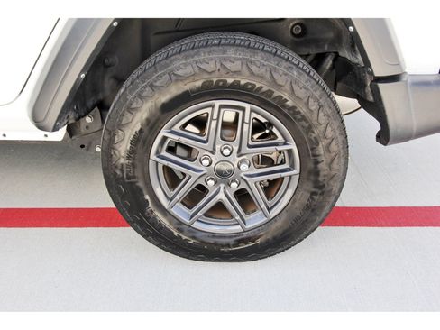 Used 2024 Jeep Wrangler Unlimited Sport AWD/4WD image 27
