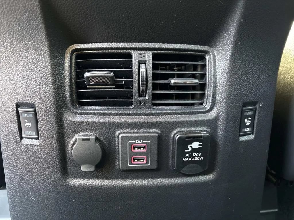 Used 2019 Nissan Titan PRO-4X w/ Pro-4x Convenience Package AWD/4WD image 17