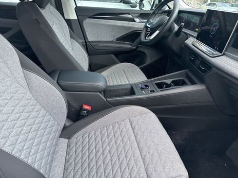 Used 2025 Volkswagen Tiguan S FWD image 13