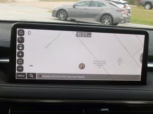 Used 2025 Genesis G70 2.5T image 27