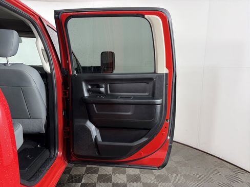 Used 2016 RAM 1500 Express image 36