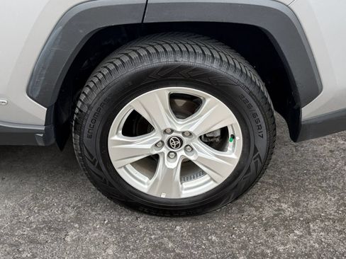 Used 2021 Toyota RAV4 XLE w/ Convenience Package AWD/4WD image 14