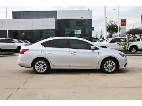 Used 2018 Nissan Sentra SV image 7