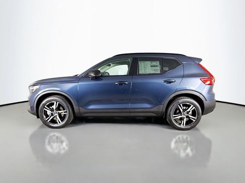 New 2026 Volvo XC40 B5 Core AWD/4WD image 4