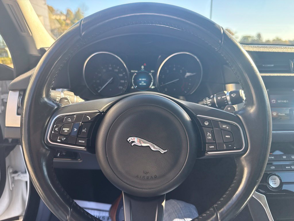 Used 2016 Jaguar XF Premium AWD/4WD image 12
