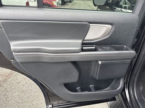 Used 2025 Ford Expedition Active image 25