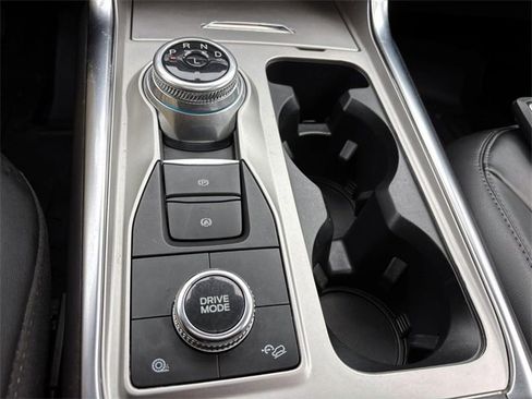 Used 2022 Ford Explorer XLT w/ Equipment Group 202A image 30