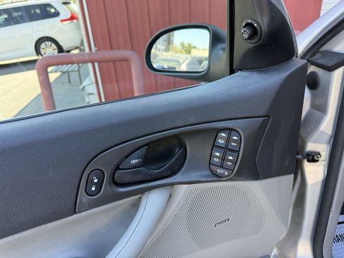 Used 2006 Ford Focus SES FWD image 23