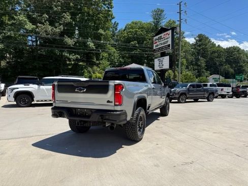 Used 2024 Chevrolet Silverado 2500 ZR2 w/ ZR2 Bison Edition AWD/4WD image 5