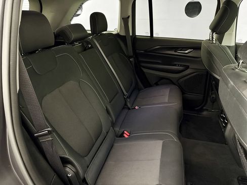 Used 2024 Jeep Grand Cherokee Laredo X RWD image 28