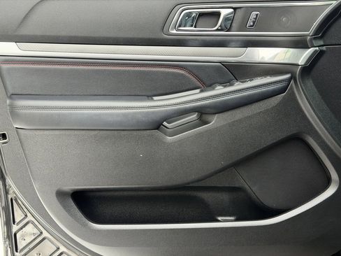 Used 2018 Ford Explorer Sport image 24