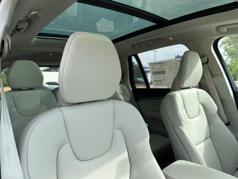 Used 2025 Volvo XC90 B6 Plus w/ Protection Package Premier image 9
