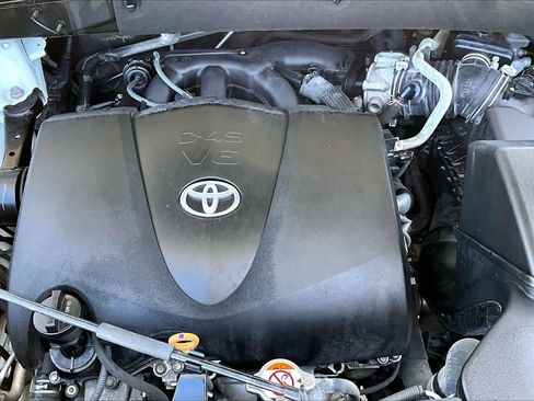 Used 2018 Toyota Highlander Limited FWD image 33