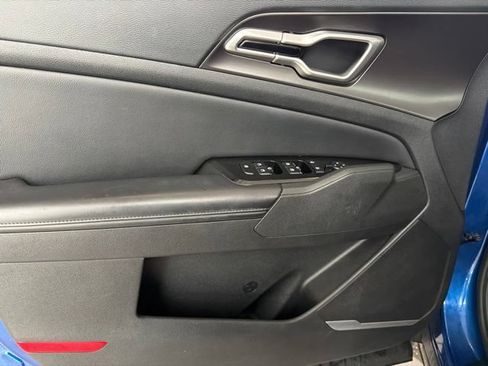 Used 2023 Kia Sportage EX FWD image 11