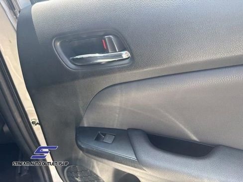 Used 2022 Toyota Prius Prime LE FWD image 17