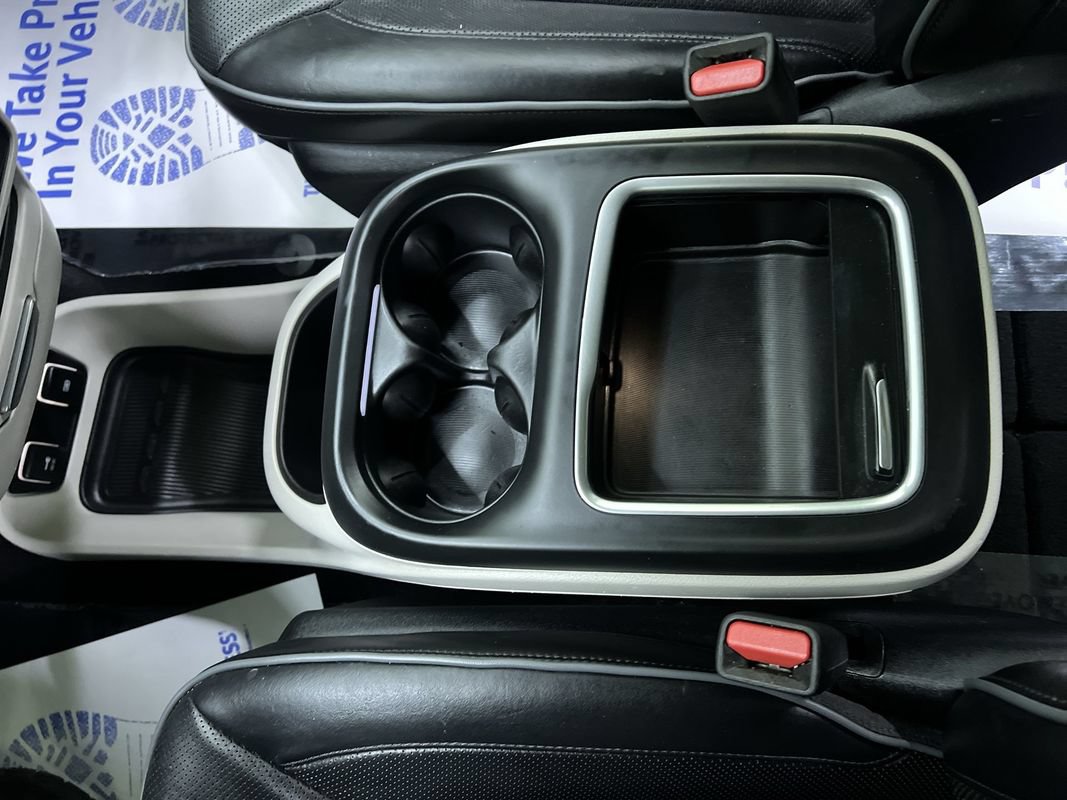 Used 2018 Chrysler Pacifica Limited FWD image 25