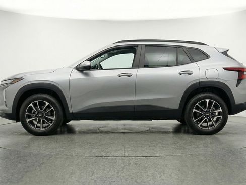 Used 2025 Chevrolet TrailBlazer LT w/ Driver Confidence Package image 4