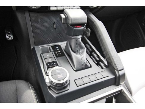 Used 2025 Toyota Tacoma TRD Sport AWD/4WD image 25