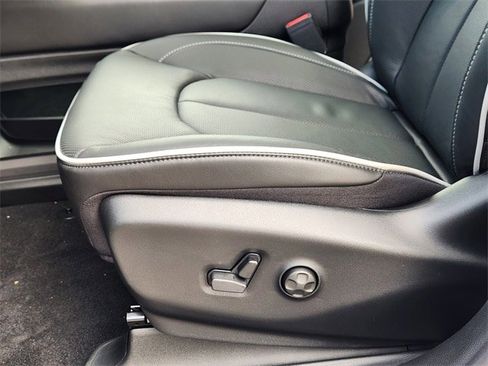 New 2026 Chrysler Pacifica Limited image 19