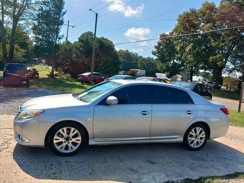 Used 2011 Toyota Avalon FWD image 2