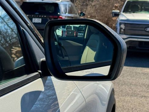 Used 2023 Ford Explorer XLT w/ Equipment Group 202A image 10