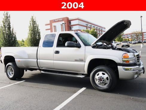 Used 2004 GMC Sierra 3500 SLT w/ Heavy-Duty Power Package image 3