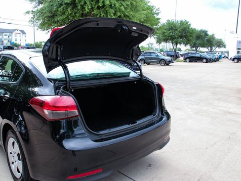 Used 2017 Kia Forte LX FWD image 38