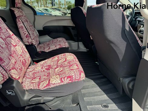 Used 2023 Chrysler Pacifica Touring-L FWD image 29