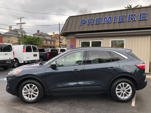 Used 2022 Ford Escape SE w/ Convenience Package AWD/4WD image 2
