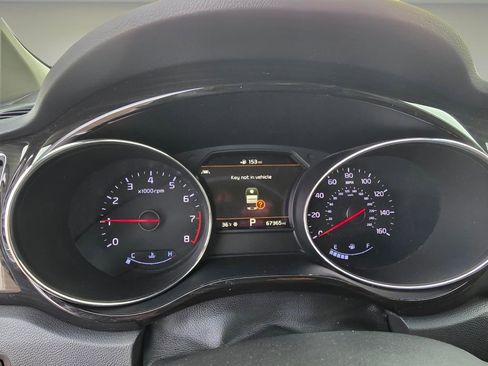 Used 2020 Kia Sedona SX image 23