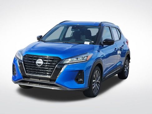 Used 2024 Nissan Kicks SR image 3