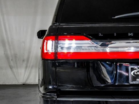 Used 2020 Lincoln Navigator Black Label w/ Cargo Convenience Package image 44