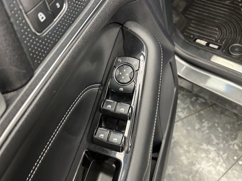 Certified 2019 Ford Edge Titanium w/ Equipment Group 301A FWD image 10