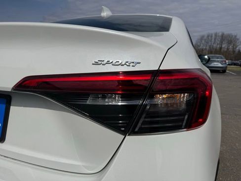 Used 2023 Honda Civic Sport image 9