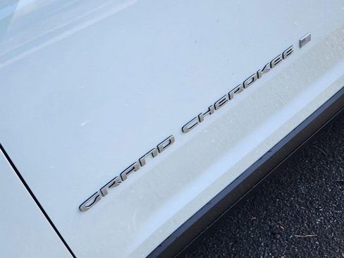 New 2025 Jeep Grand Cherokee L Limited w/ Trailer Tow Package AWD/4WD image 9
