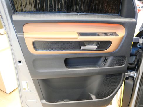 New 2025 Volkswagen ID. Buzz Pro S RWD image 11