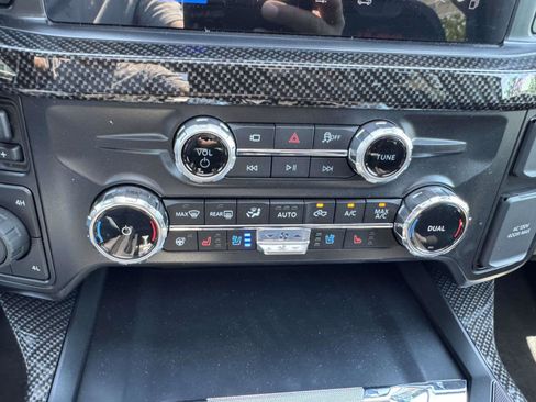 New 2026 Ford F250 Lariat w/ Black Appearance Package AWD/4WD image 39