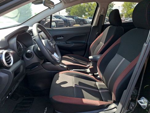 New 2025 Nissan Versa SR w/ Trunk Package FWD image 9