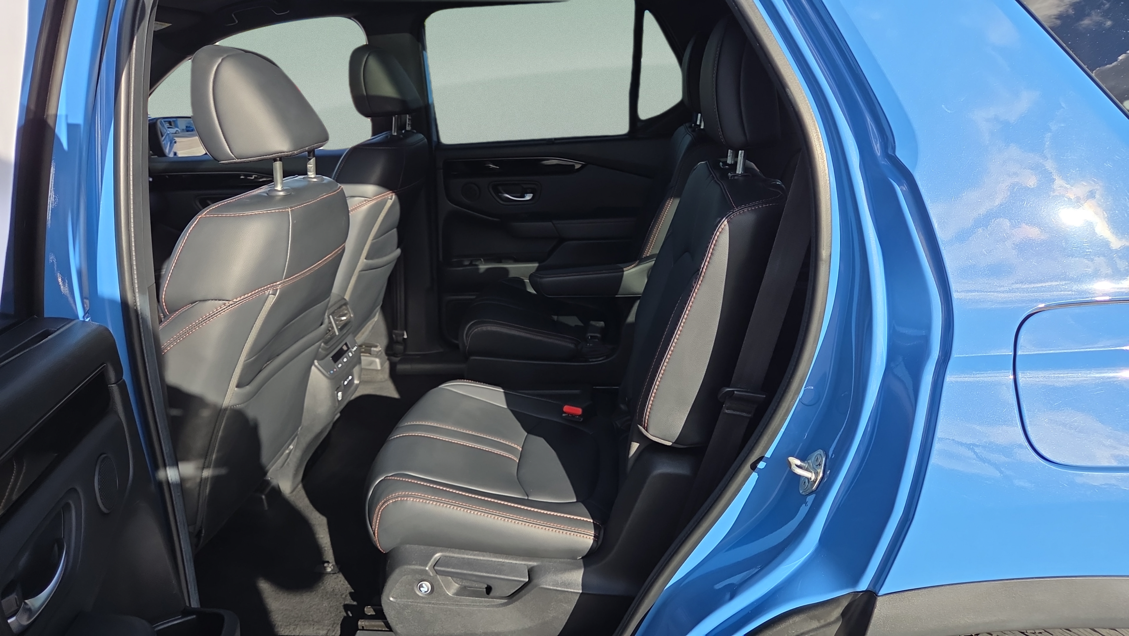 Used 2024 Honda Pilot TrailSport image 11