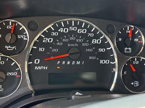 Used 2024 GMC Savana 2500 w/ Driver Convenience Package image 11