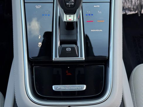 Used 2023 Porsche Panamera 4S w/ Sportdesign Package image 36