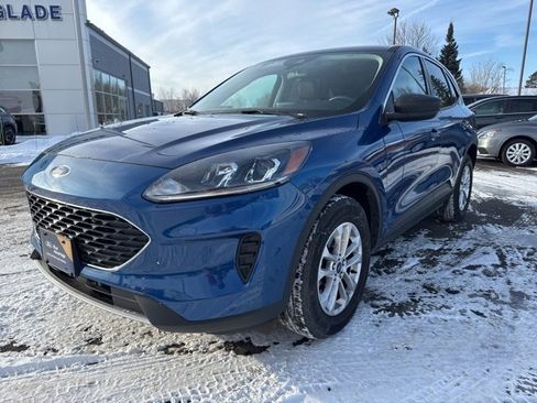 Certified 2022 Ford Escape SE image 3