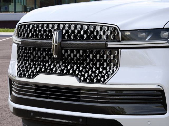 New 2027 Lincoln Navigator Premiere RWD image 17