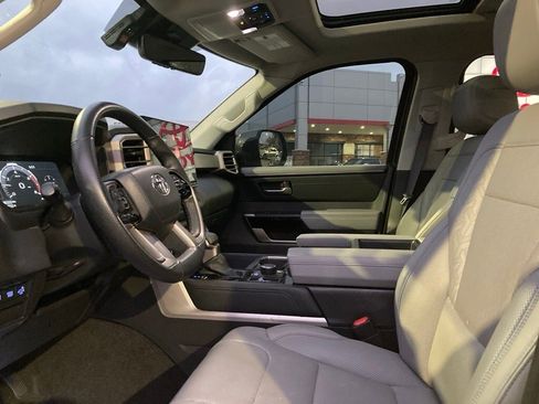 Used 2024 Toyota Tundra Limited w/ Power Package image 9