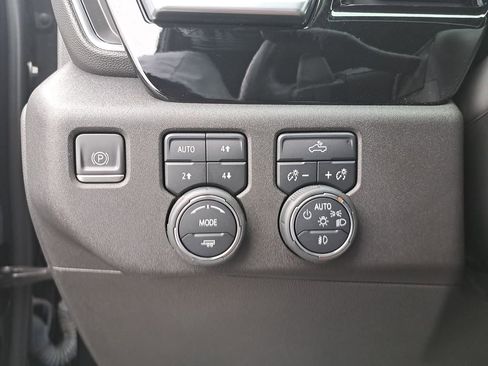 Used 2023 Chevrolet Silverado 1500 RST w/ Z71 Off-Road Package image 26