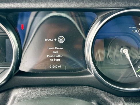 Used 2022 Jeep Wrangler Unlimited Sahara w/ Cold Weather Group image 13